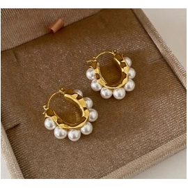 2023 New Arrival Retro Elegant Imitation Pearl Oval Hoop Earrings For Women Fashion Classic Geometric Jewelry Gifts